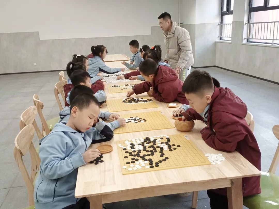 校园授棋|走进小学围棋社团，遇见纹枰上的你