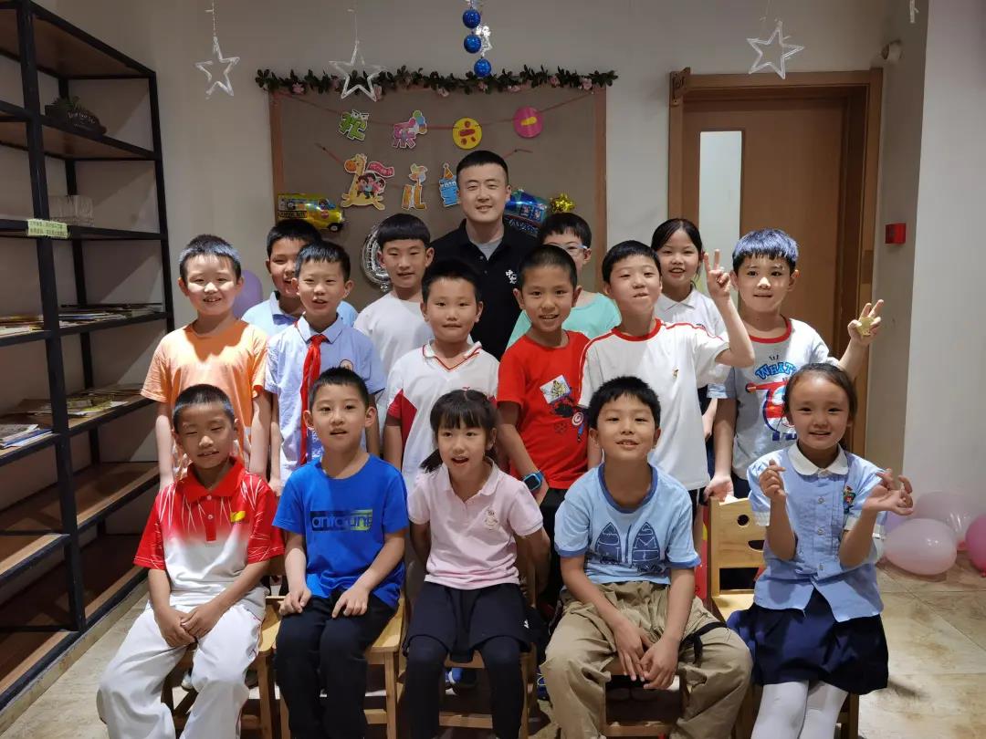 围棋少年的6.1怎么过？校区老师各出奇招，甜甜的就对了！