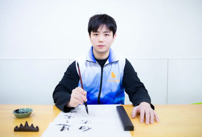 如何在笔墨中安放好动的灵魂？孔嘉兴老师的 “静心” 哲学！