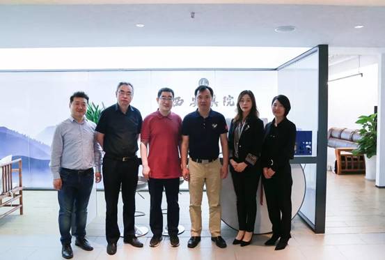 中国民办教育协会培训教育专业委员会秘书长王文博先生、 君学集团副总裁周俊先生来我院指导工作